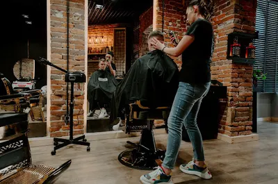 Barber House Golden Cut